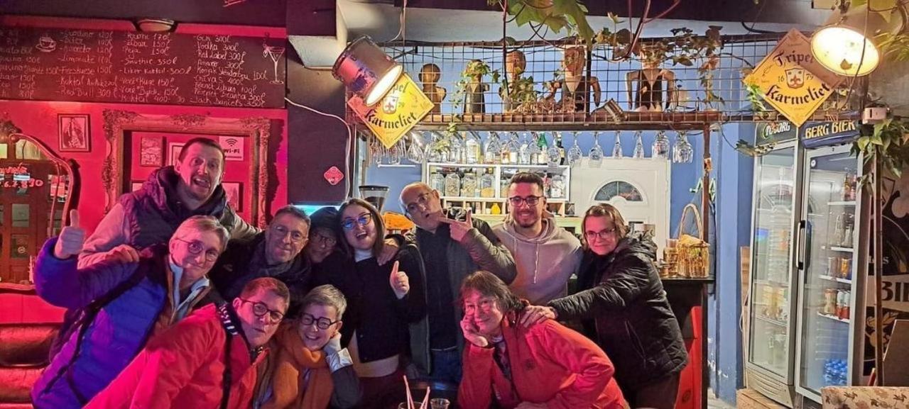 Divina Hostel Tirana Bagian luar foto